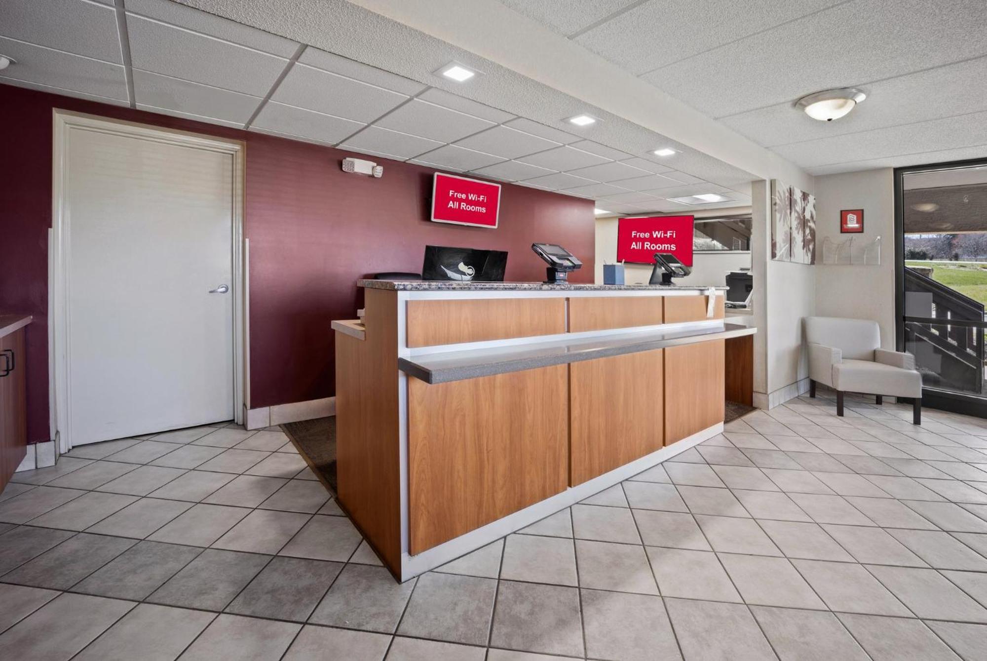 Red Roof Inn Greensboro Airport Dış mekan fotoğraf